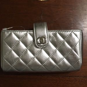 Tech with style phone holder